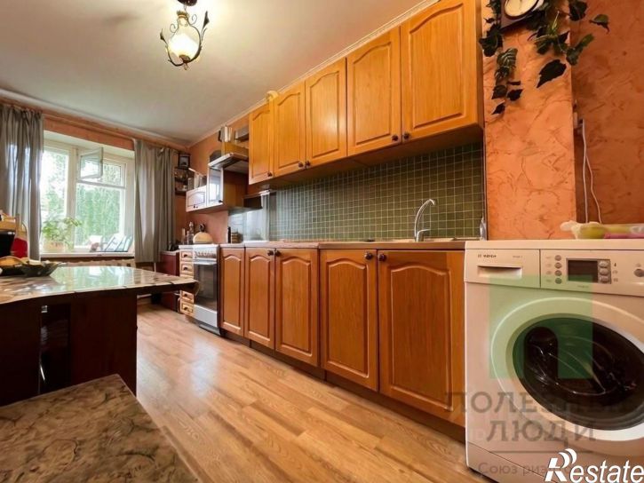 4-комн квартира улица Волкова,дом 65